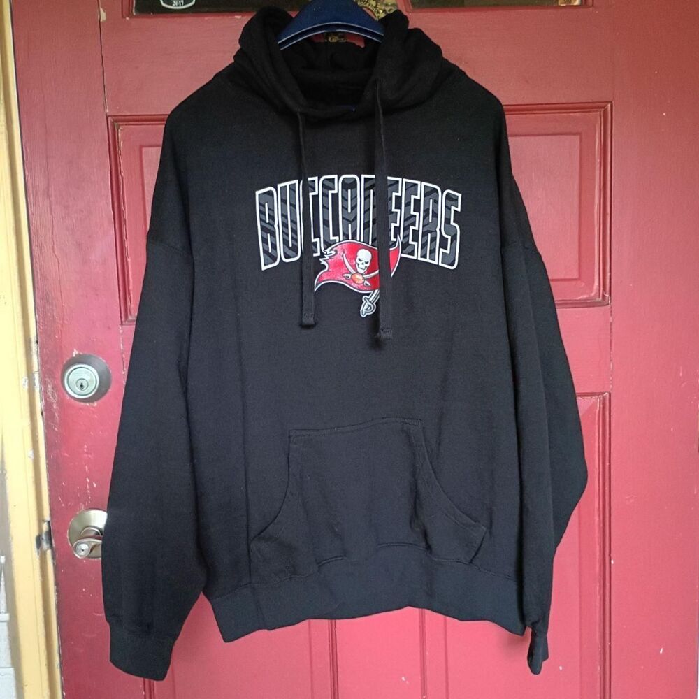 NFL Team Apparel Men's size XXL black Buccaneers Hoodie